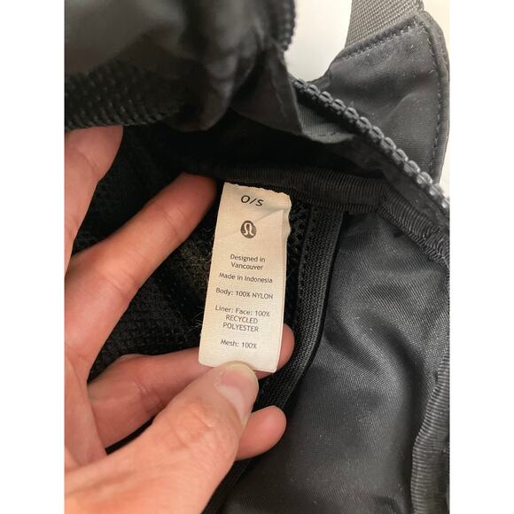 LULULEMON BLACK WAIST BELT BAG WITH GREEN SHOPPING TOTE - Picture 12 of 16